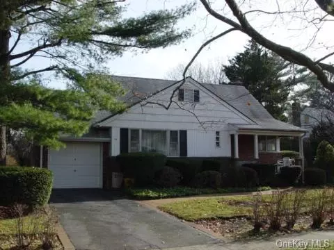14 Roxton Rd, Plainview, NY 11803 photo 1