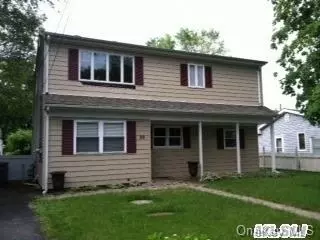 88 Engelke St, Patchogue, NY 11772 photo 1