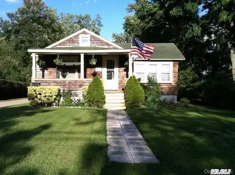 347 Ab Rider Ave, Brookhaven, NY 11772 photo 1