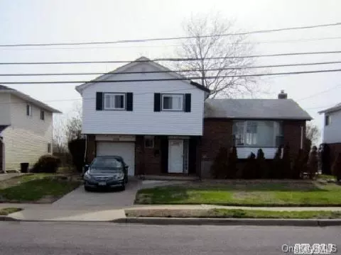 3258 Wolfson Dr, Baldwin, NY 11510 photo 1