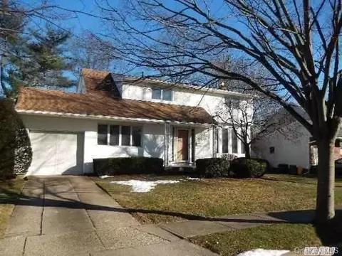 99 Wilson Pl, Plainview, NY 11803 photo 1