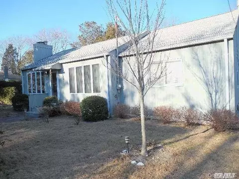 14 Elder Ave, Hampton Bays, NY 11946 photo 1
