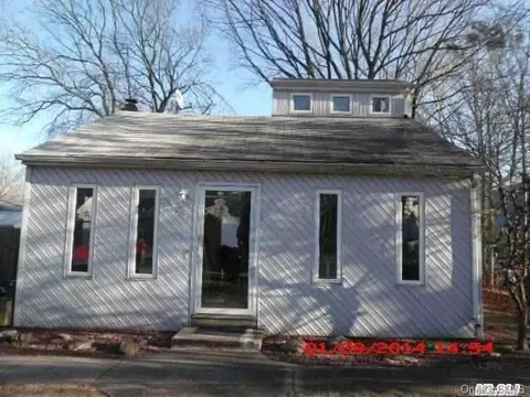 75 Commack Rd, North Babylon, NY 11703 photo 1