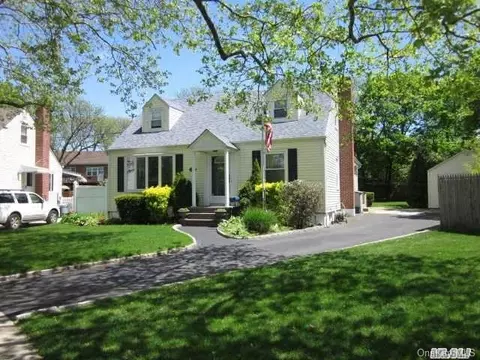 14 Carol Rd, Bethpage, NY 11714 photo 1