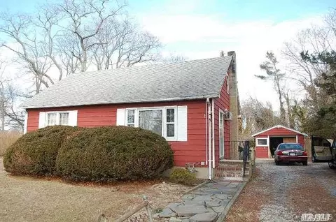Undisclosed, Islip, NY 11751 photo 1