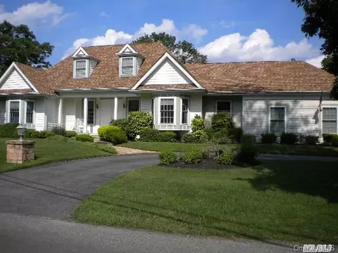 77 Bay Rd, Brookhaven, NY 11719 photo 1