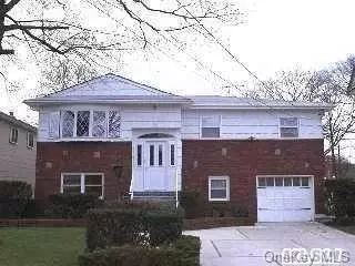 96 Wavecrest St, Valley Stream, NY 11581 photo 1