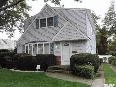 68 Cushing Ave, North Hempstead, NY 11596 photo 1