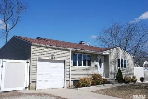 237 Patchogue Ave, Brookhaven, NY 11772 photo 1