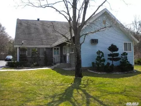 68 W Woodside Ave, Patchogue, NY 11772 photo 1