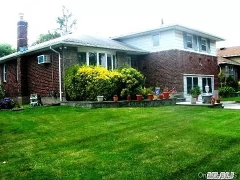 18 Felice Ln, Plainview, NY 11803 photo 1