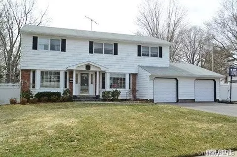 4 Reydon Way, Commack, NY 11725 photo 1