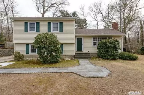 30 Ridgeway Ave, Setauket, NY 11733 photo 1