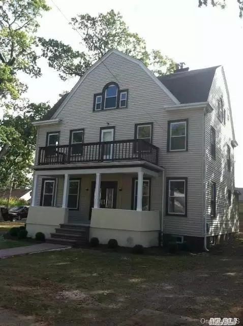 590 Baldwin Ave, Baldwin, NY 11510 photo 1