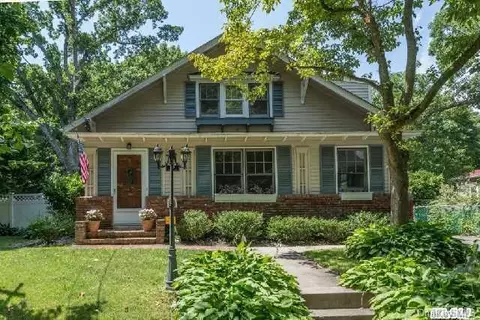 469 Brooklyn Blvd, Brightwaters, NY 11718 photo 1