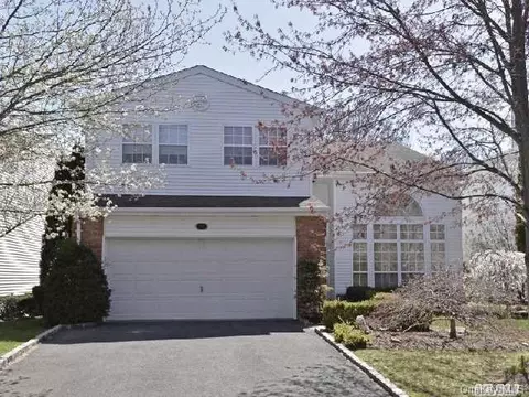 97 Fairway View Dr, Commack, NY 11725 photo 1