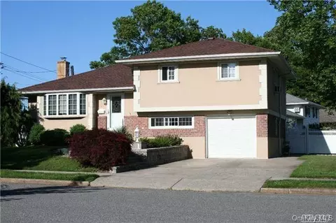 4 Rose Pl, Plainview, NY 11803 photo 1