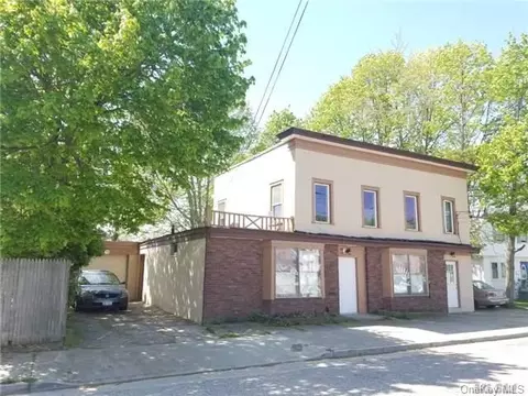 34 Norton St, Patchogue, NY 11772 photo 1