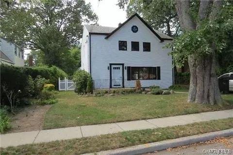 56 Prospect Ave, Hewlett, NY 11557 photo 1