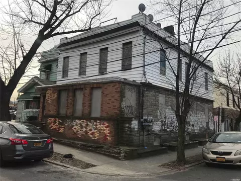 62-02 60 Pl, New York, NY 11378 photo 1