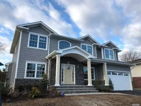 31 Pine St, Plainview, NY 11803 photo 1