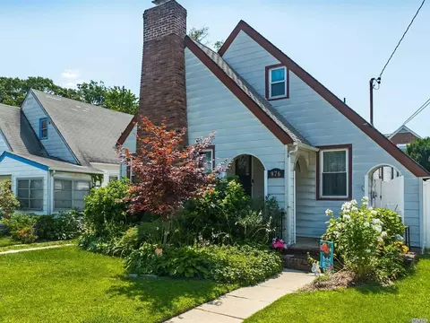 976 Wallace Ave, Baldwin, NY 11510 photo 1