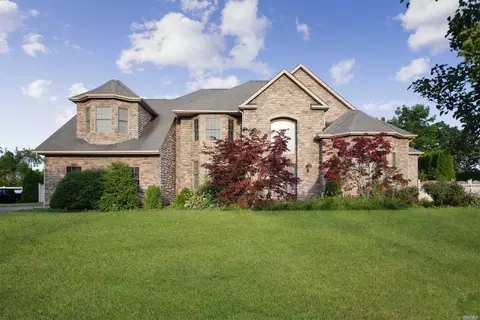 9 Sophie Ct, Commack, NY 11725 photo 1
