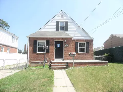 18 S Frank St, Valley Stream, NY 11580 photo 1