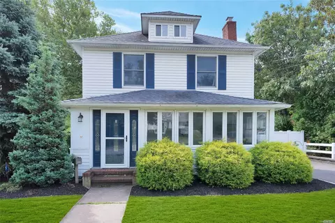 119 Ackerly St, Riverhead, NY 11901 photo 1