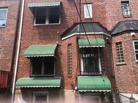 61-49 146th Pl, Flushing, NY 11367 photo 1