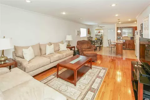 64-30 137th St, Flushing, NY 11367 photo 1