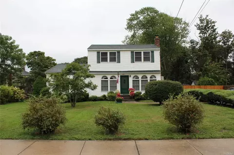 485 S Ocean Ave, Patchogue, NY 11772 photo 1