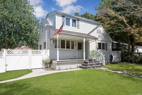 19 Celia St, Brookhaven, NY 11772 photo 1