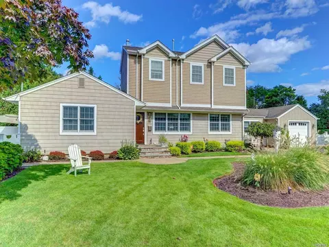 7 Overton Pl, Babylon, NY 11702 photo 1