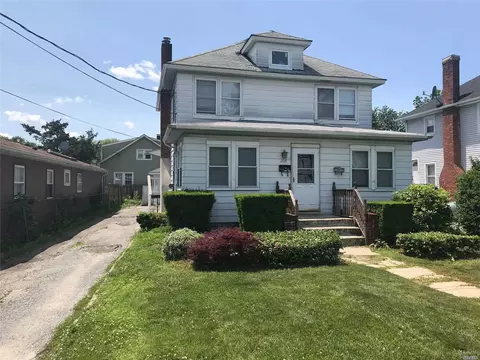 304 S Ocean Ave, Patchogue, NY 11772 photo 1