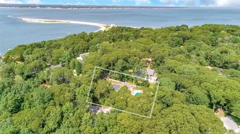 5 Whippoorwill Ln, Hampton Bays, NY 11946 photo 1