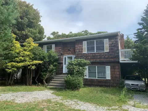 51 Grandview Dr, Shirley, NY 11967 photo 1