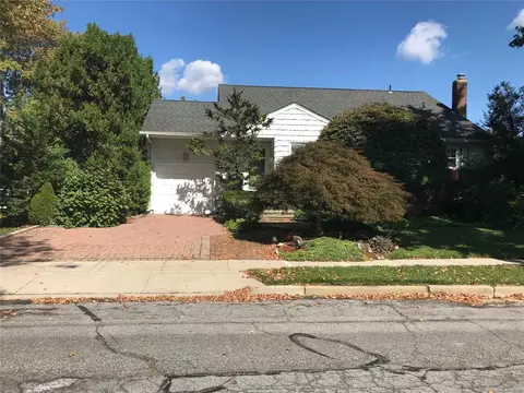 7 Warren Pl, Plainview, NY 11803 photo 1