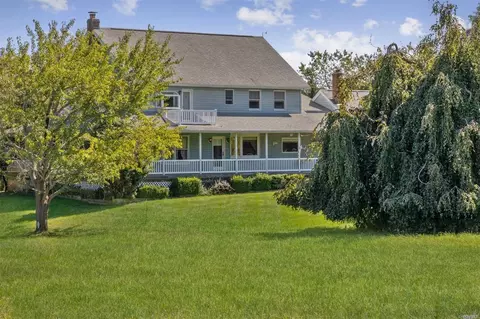 2740 E Mill Rd, Mattituck, NY 11952 photo 1