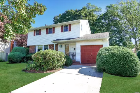 65 Pickwick Dr, Commack, NY 11725 photo 1