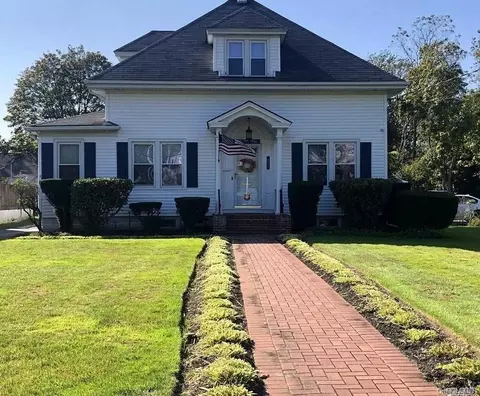 298 S Ocean Ave, Patchogue, NY 11772 photo 1