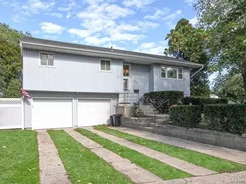 345 Barton Ave, Patchogue, NY 11772 photo 1