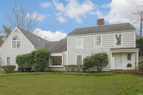 4 Three Pond Rd, Smithtown, NY 11787 photo 1