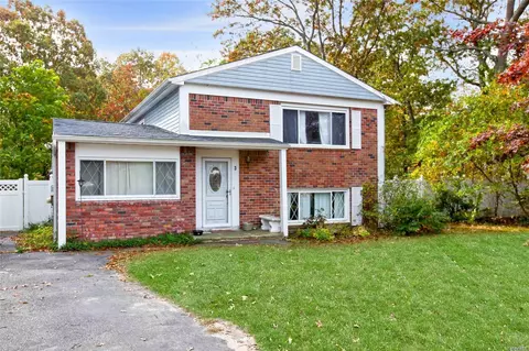 3 Jasper Ave, Patchogue, NY 11772 photo 1