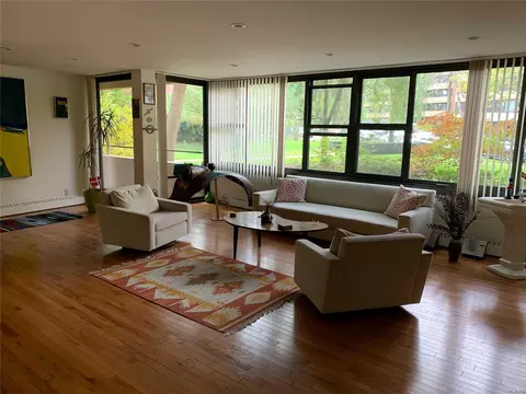 9-05 166th St #2C, Queens, NY 11357 photo 1