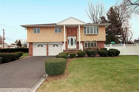 8 John St, Plainview, NY 11803 photo 1