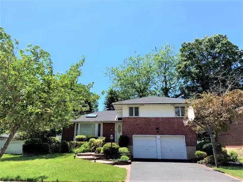 59 Winthrop Rd, Plainview, NY 11803 photo 1
