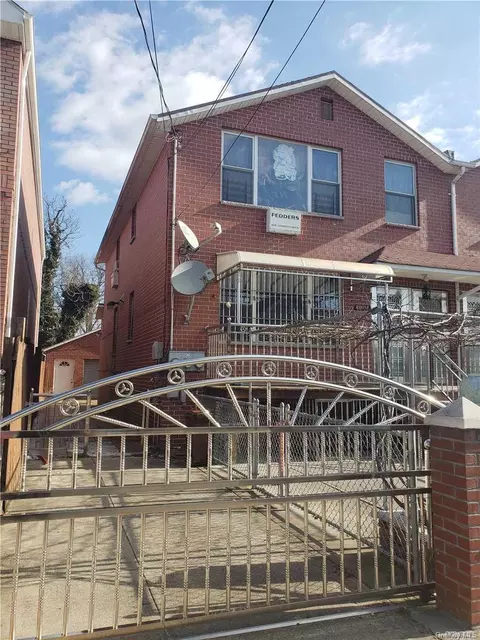 4635 Bowne St, NY 11355 photo 1