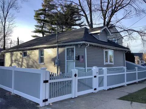 243 Bennett Ave, Hempstead, NY 11550 photo 1