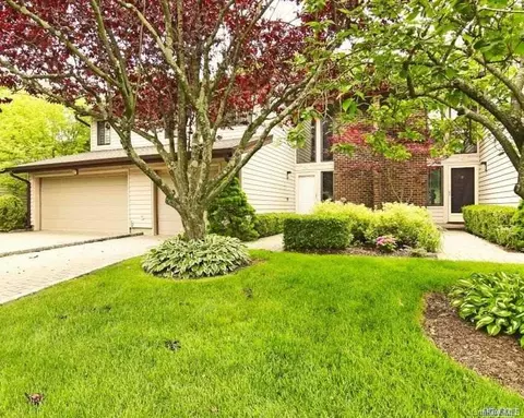40 Maple Run Ct, Jericho, NY 11753 photo 1